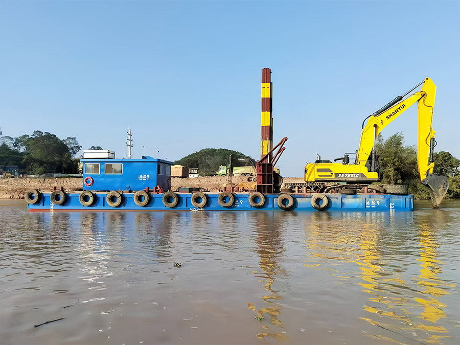 挖掘機浮船現場案例